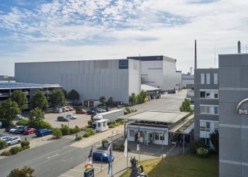 Ерата PowerLion среща eMobility в легендарна фабрика с две сърца