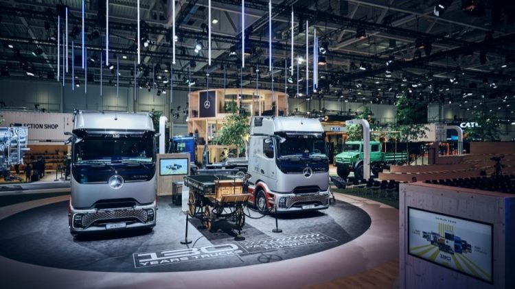 Daimler Truck празнува 130 години от първия камион и чертае бъдещето