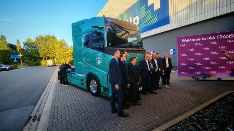 Електрическата гама на Volvo Trucks бе избрана за Международен камион на годината 2027