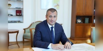 Министър Пеев пред сп. ЛОГИСТИКА: Целта е по-безопасен транспорт, модерна и работеща железница и подобрена свързаност