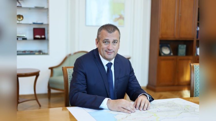 Министър Пеев пред сп. ЛОГИСТИКА: Целта е по-безопасен транспорт, модерна и работеща железница и подобрена свързаност