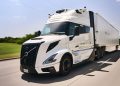 Volvo и Waabi започват клиентски операции с автономния Volvo VNL